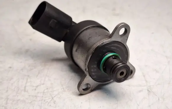 BMW 3 E46 Fuel pressure sensor 0928400560 13517787186