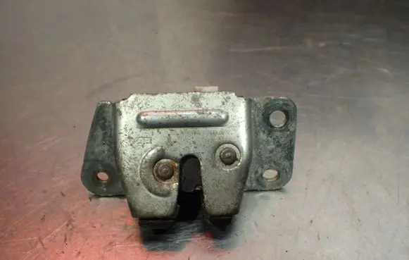 Mitsubishi Outlander Tailgate lock latch 