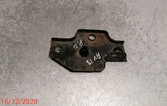 Toyota Avensis T270 Radiator mount bracket