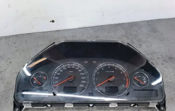 Volvo XC90 Speedometer (instrument cluster) 8673265