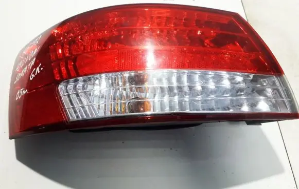 Hyundai Sonata Rear/tail lights 51012B