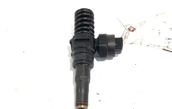 Audi A4 S4 B5 8D Fuel injector 038130073F
