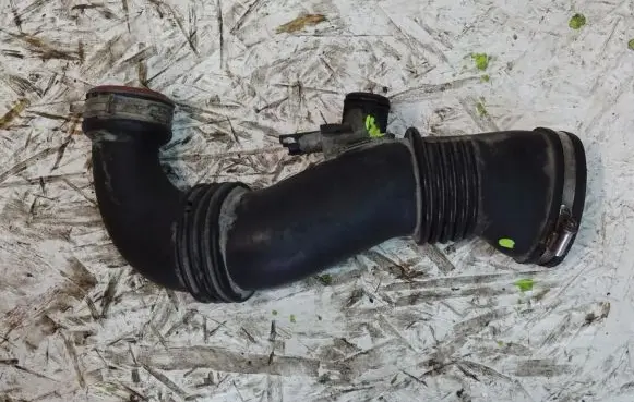 Peugeot Partner Air intake hose/pipe 9687883780