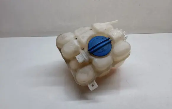Coolant expansion tank/reservoir