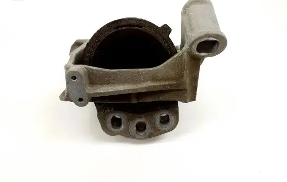 Mazda 6 Engine mount bracket