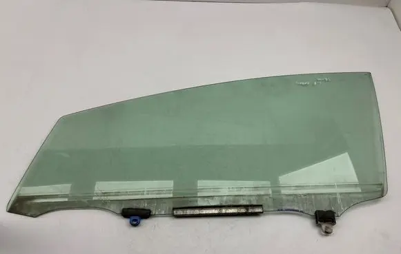 Toyota Prius (XW30) Front door window glass four-door 43R00033