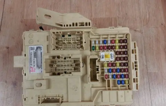 Hyundai Kona I Fuse module 91950J9080