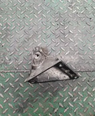 BMW 5 E60 E61 Engine mounting bracket 6761149