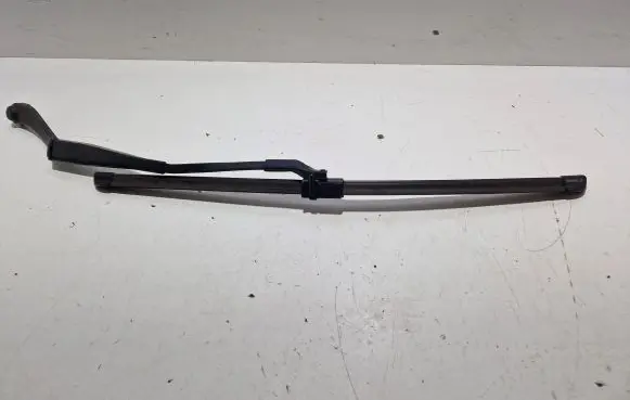Front wiper blade arm