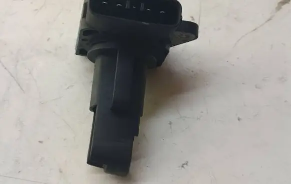 Toyota Avensis T250 Mass air flow meter 22204-0N010 MB1974003070