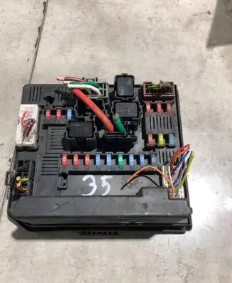 Volkswagen Phaeton Fuse module 284B7JD02C