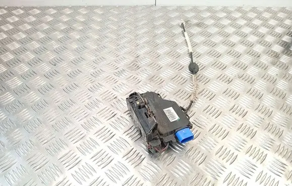 Volkswagen Touareg I Front door lock PA665076 991564101 3D1837016