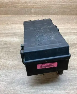 Chrysler Voyager Fuse module 04727080AD