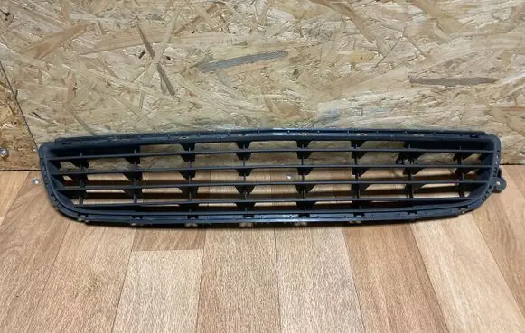Opel Zafira B Front bumper lower grill 13124978 325769024