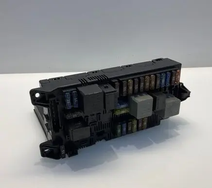 Mercedes-Benz CLS C219 Fuse module 2115457301 A2115457301