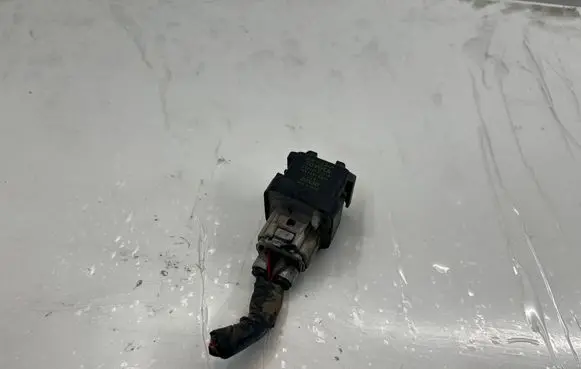 Toyota Avensis T250 Glow plug pre-heat relay 2861067010 3567000671