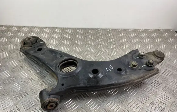 KIA Sorento Front lower control arm/wishbone