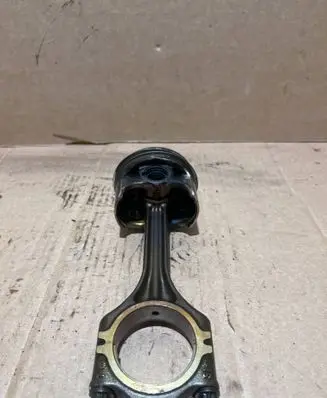 Volkswagen Golf VI Piston with connecting rod 