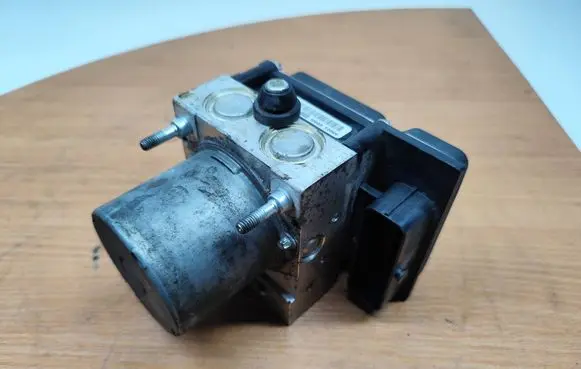 Peugeot 508 ABS Pump 0265951245 10908T0899