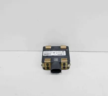 Volkswagen Golf VII Distronic sensor radar 5Q0907572F 0203300447