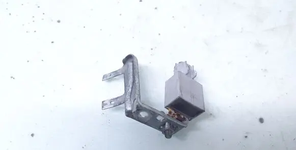 Toyota Avensis T250 Other relay 9008088004