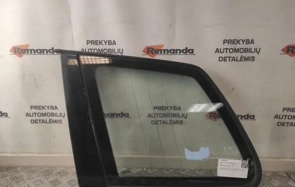 Volkswagen Touareg I Rear side window 7L6845297