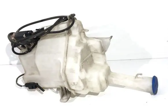 Windshield washer fluid reservoir/tank