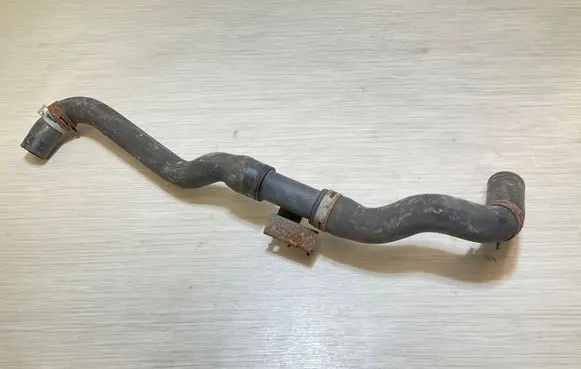 Nissan Juke I F15 Engine coolant pipe/hose