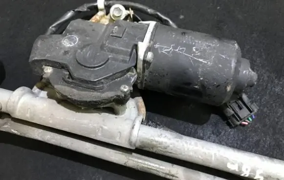 Chrysler Neon I Wiper motor