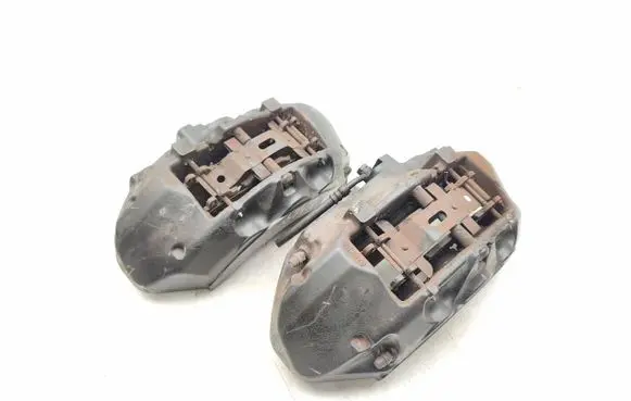 Land Rover Discovery 4 - LR4 Front brake caliper 20A64706 20A64705