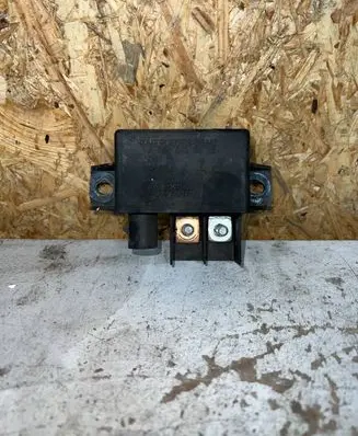 Mercedes-Benz E W211 Charging relay A0025426419 0332002167