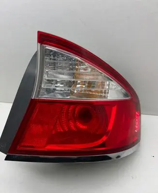 Subaru Legacy Rear/tail lights 22020960 02022173