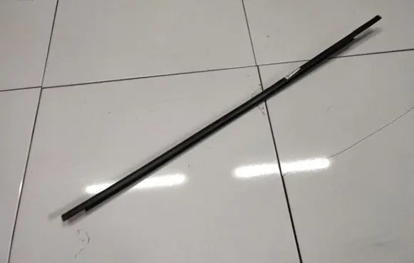 Nissan Note (E11) Front door glass trim molding 
