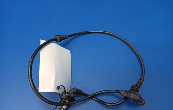 Mercedes-Benz E W212 ABS brake wheel speed sensor A2125400217 2105407681