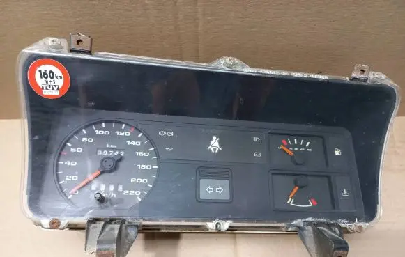 Ford Sierra Speedometer (instrument cluster) 83BB10841CD 12044