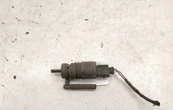 Mercedes-Benz E W211 Windshield washer spray nozzle 2218690121 2108690921