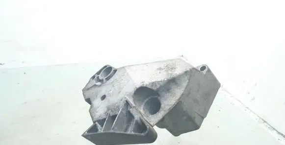 Audi A3 S3 8P Engine mounting bracket 06F199207G