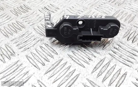 Ford Galaxy Tail light bulb cover holder 17701401