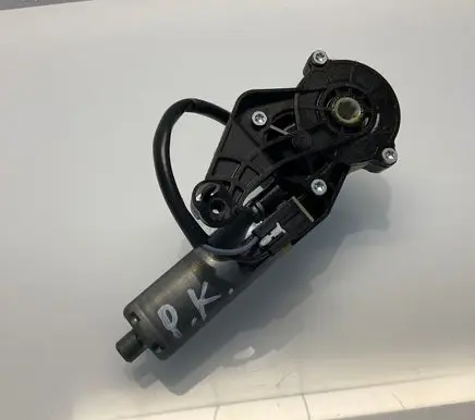 Mercedes-Benz E W211 Seat adjustment motor 0390203209