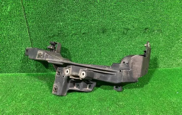 Hyundai i30 Headlight/headlamp mounting bracket 64166A6000