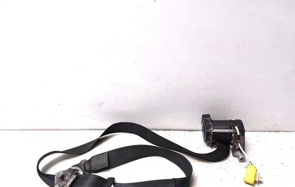 Volkswagen Caddy Front seatbelt 33014052