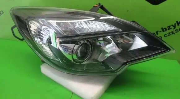 Opel Meriva B Headlight/headlamp 13253636
