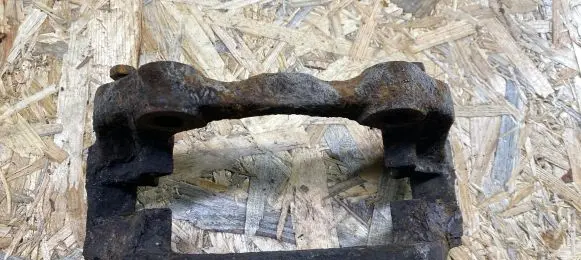Volkswagen PASSAT B4 Brake caliper pad carrier rear 