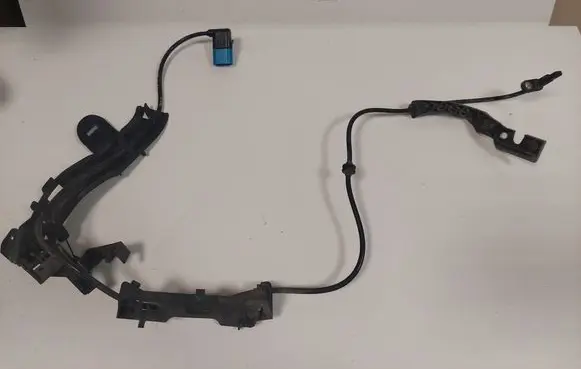 Mercedes-Benz CLA C117 X117 W117 ABS rear brake sensor A2465400417