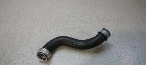 Infiniti Q50 Intercooler hose/pipe