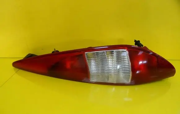 Ford Mondeo Mk III Rear/tail lights 1S71-13404-C
