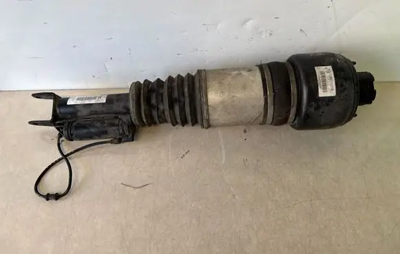 Mercedes-Benz CLS C219 Air suspension front shock absorber 2113206013 211320601317