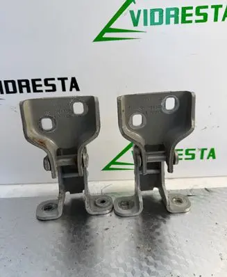Opel Vivaro Front door upper hinge 311772J GM66380