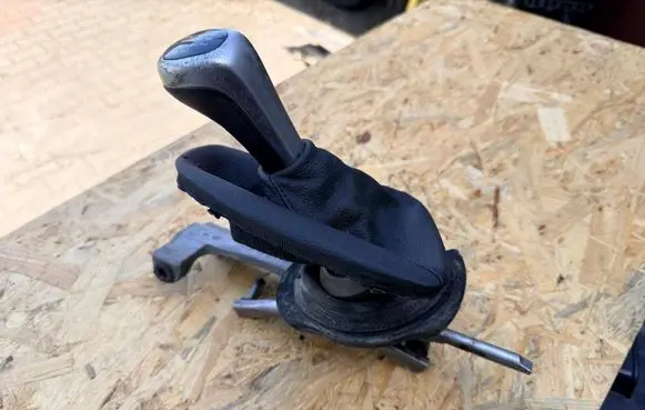 BMW 1 E81 E87 Gear shifter/selector 7529067