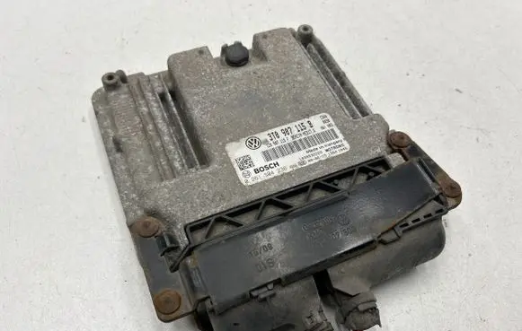 Skoda Superb B6 (3T) Engine control unit/module 3T0907115B 1Z0907115F 0261S04236